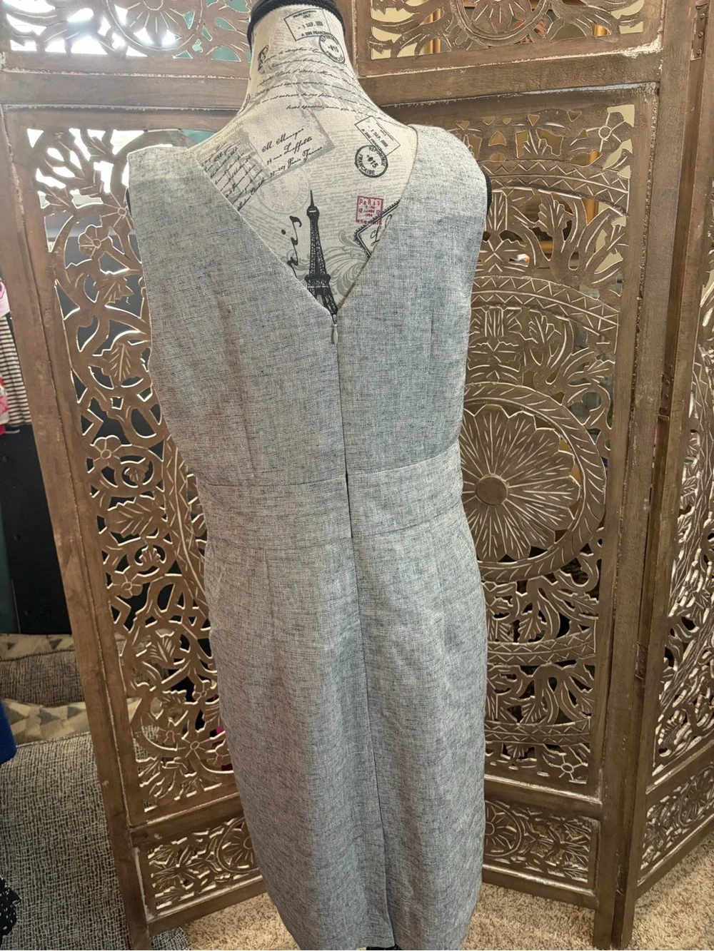 LOFT sleeveless neck